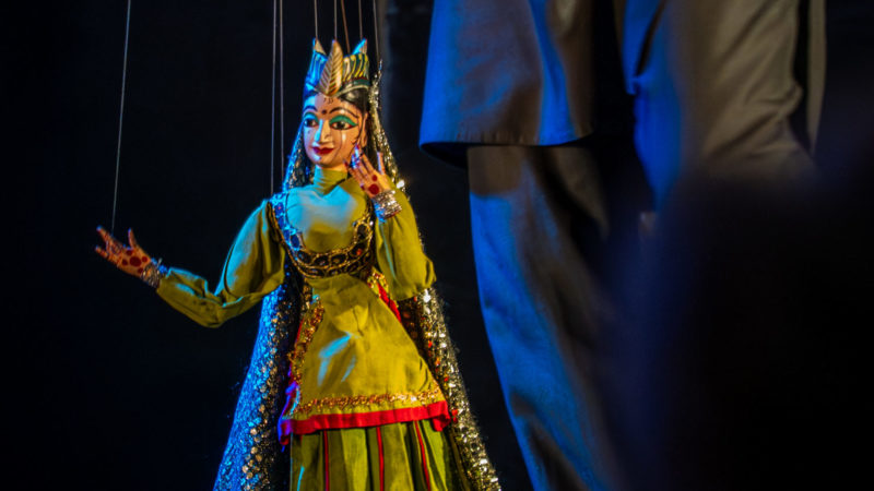 Marionnette à fils danseuse indienne